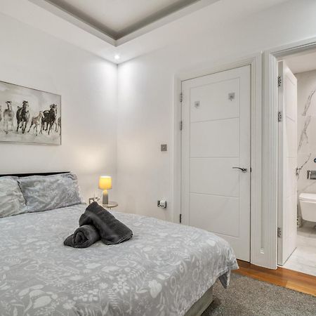 ロンドン 2 Bed 2 Bath Balcony View Wimbledon Tennisヴィラ エクステリア 写真