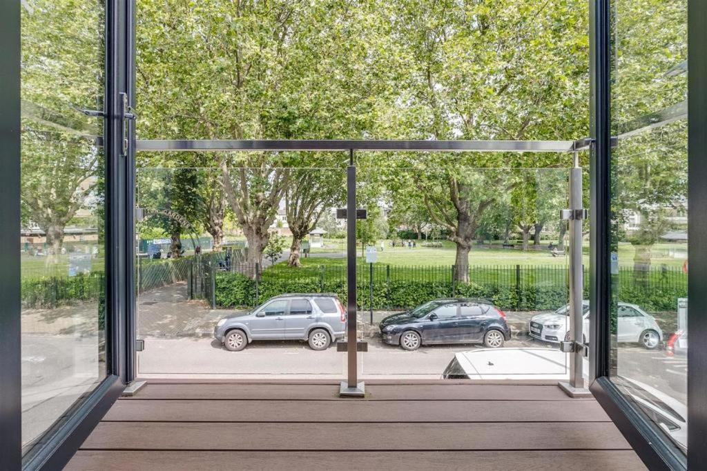 ロンドン 2 Bed 2 Bath Balcony View Wimbledon Tennisヴィラ エクステリア 写真